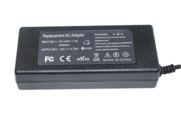 90W 19V 4.74A Laptop AC Adapter For Toshiba Satellite A105 A505 A665 C655 C675 C850 C855 L305 L305D L455 L505 5.5*2.5mm