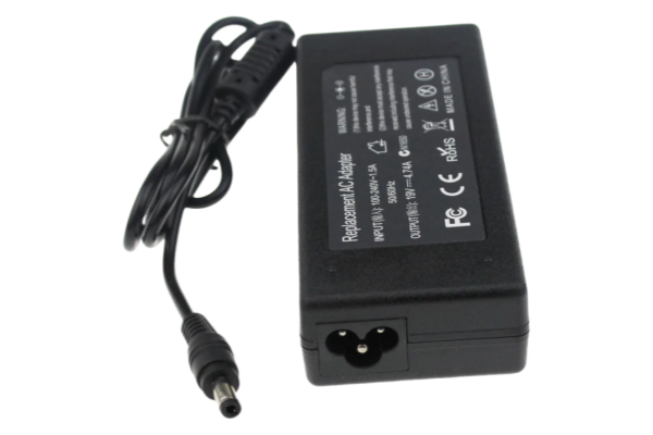 90W 19V 4.74A Laptop AC Adapter For Toshiba Satellite A105 A505 A665 C655 C675 C850 C855 L305 L305D L455 L505 5.5*2.5mm